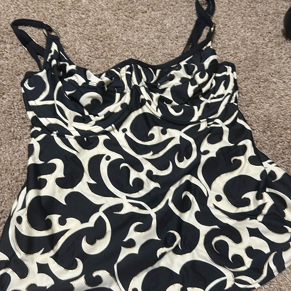 Tara Grinna swim top. tag 32-36d Beige/black pattern in gold, adjustable straps.